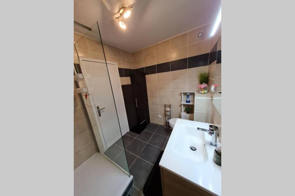 Bel appartement proche commerces et centre ville avec WiFi Verdun Extérieur photo